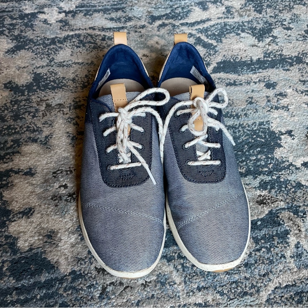 Excellent Condition! Tom’s Cabrillo Navy Denim sneakers 10 - Picture 2 of 8